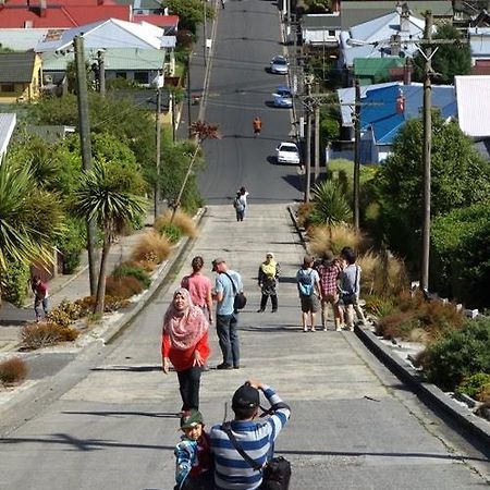 Sleep On The Steepest Street In The World! Bed & Breakfast Dunedin Bagian luar foto